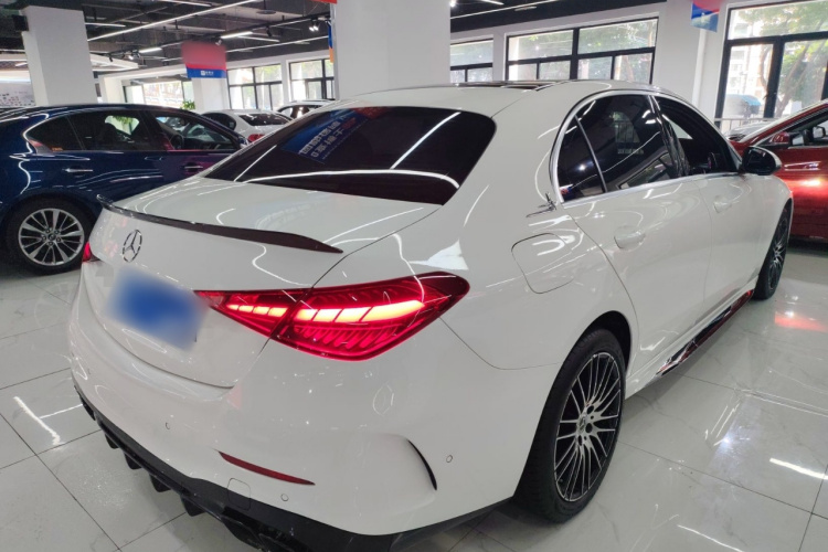 奔驰C级 2023款 C 260 L 运动版车身外观7