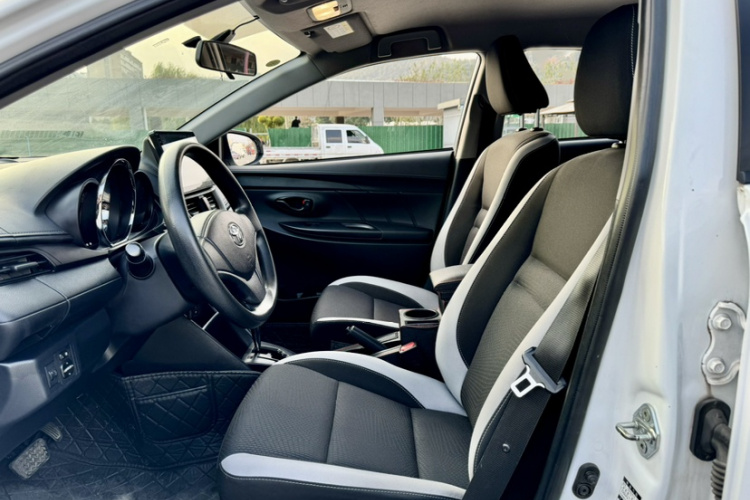 丰田 YARiS L 致炫 2020款 致炫X 1.5L CVT领先版局部细节19