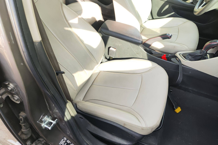 别克 英朗 2017款 15N 自动豪华型局部细节41