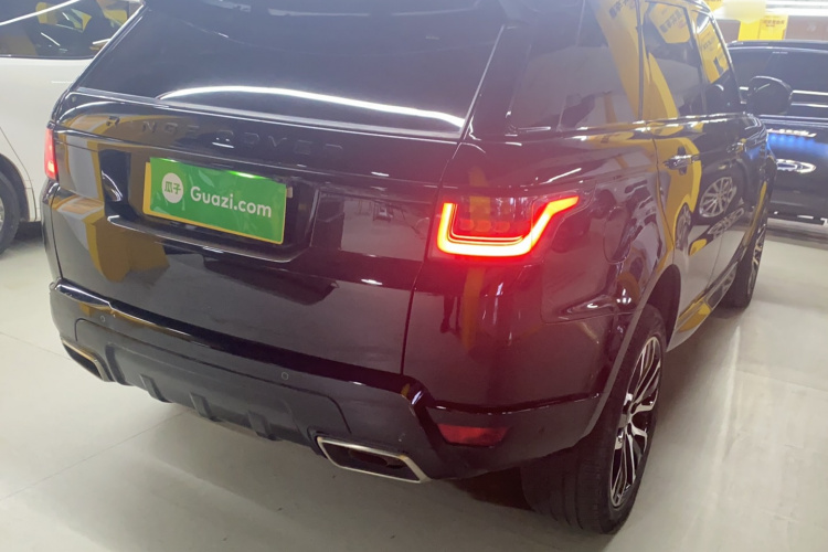 路虎 揽胜运动版 2022款 3.0 L6 耀黑版车身外观6003