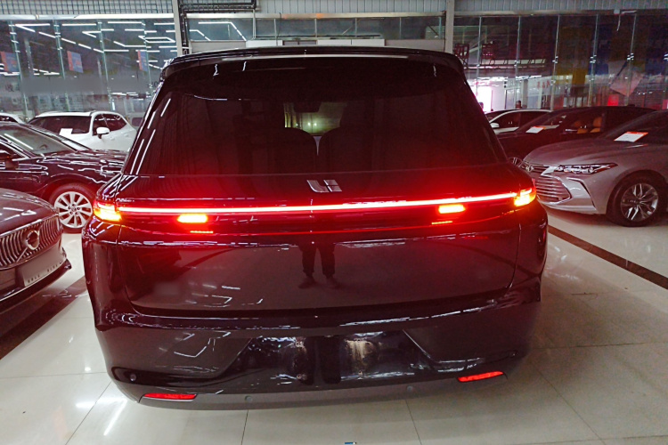 理想汽车 理想L8 2023款 Pro车身外观6