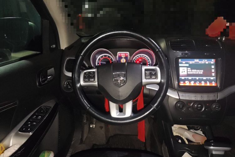 道奇 酷威 2013款 2.4L 两驱尊尚版中控内饰13