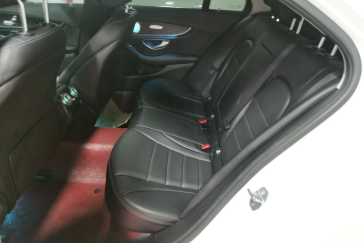 奔驰C级 2019款 C 180 L 时尚型运动版中控内饰21