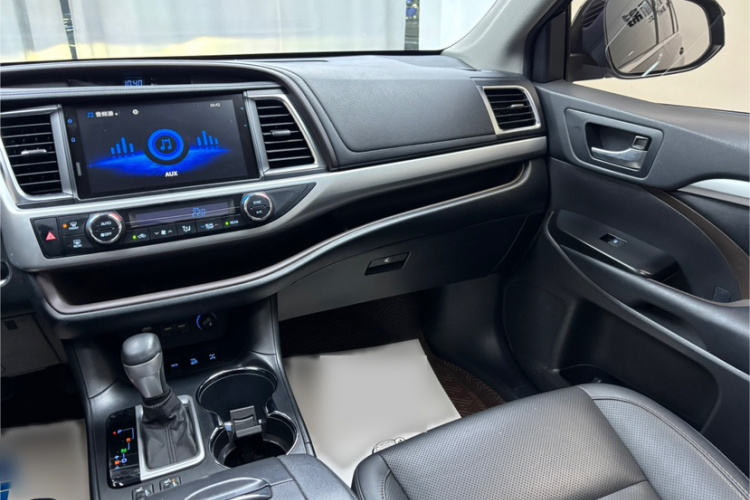 丰田 汉兰达 2021款 2.0T 四驱豪华版 7座中控内饰7004
