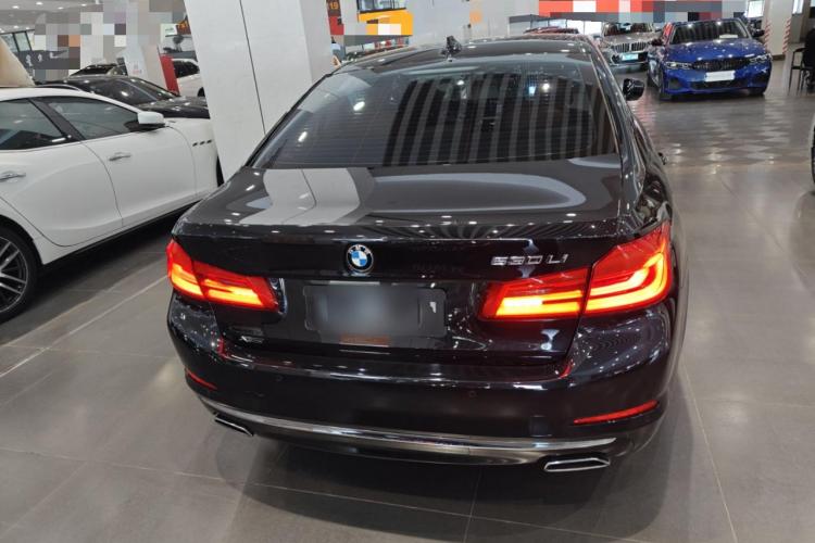 宝马5系 2018款 530Li xDrive 豪华套装车身外观6