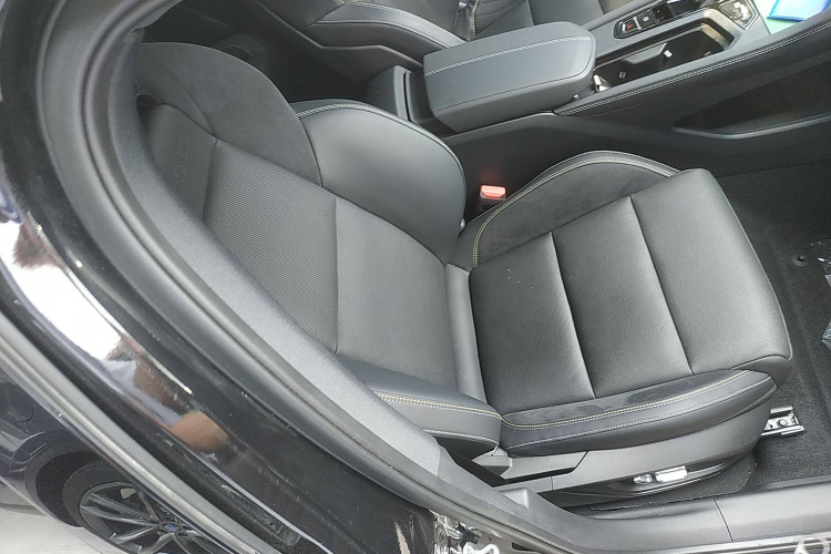 领克03 2023款 2.0TD DCT劲Pro中控内饰41