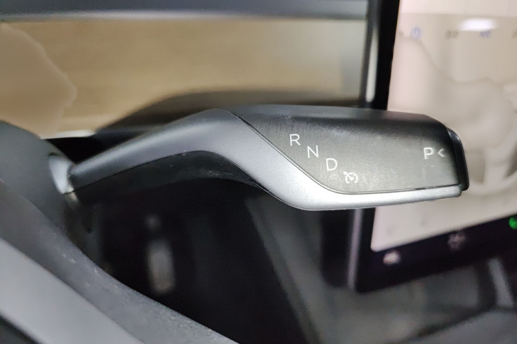 特斯拉 Model Y 2021款 长续航全轮驱动版局部细节18