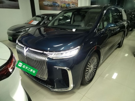 岚图汽车 岚图梦想家 2025款 PHEV 四驱旗舰鲲鹏版