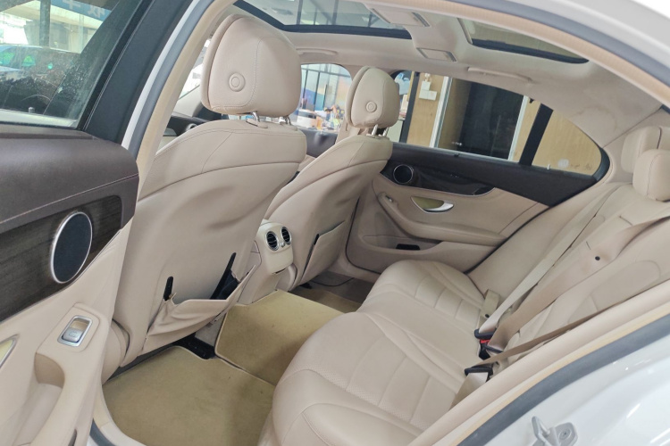 奔驰C级 2015款 C 200 L中控内饰7004