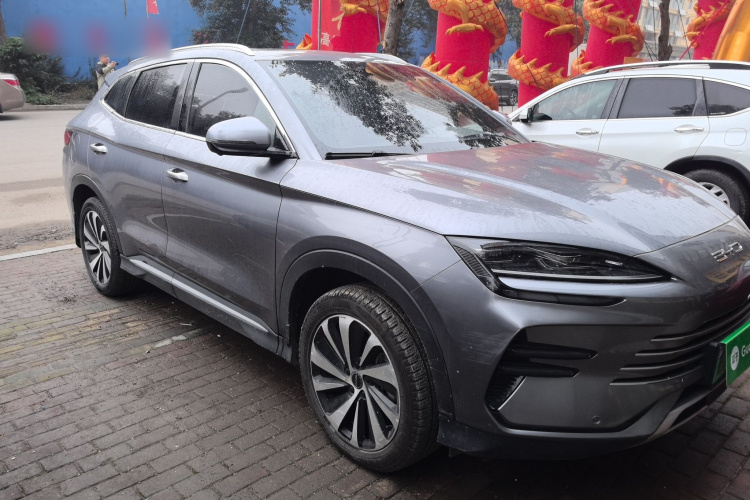 比亚迪 宋PLUS新能源 2023款 冠军版 DM-i 110KM 旗舰型车身外观3