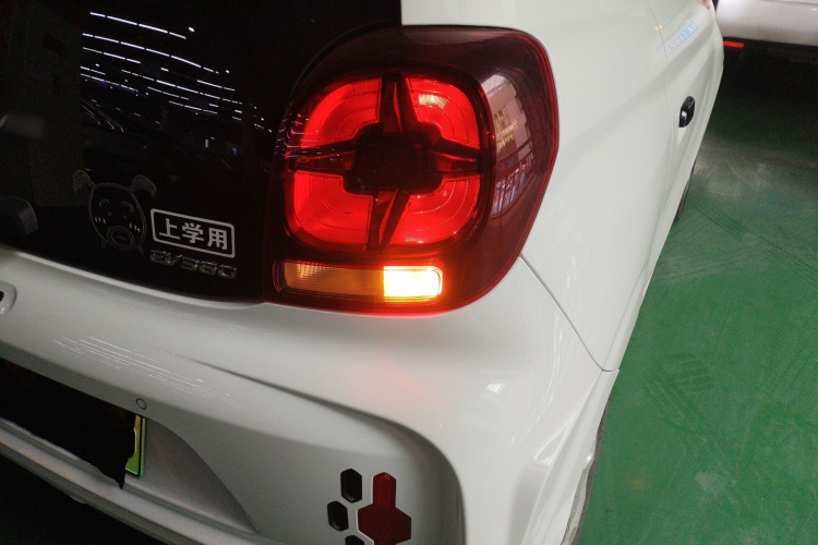 荣威 科莱威CLEVER 2021款 302km卓越版车身外观6006