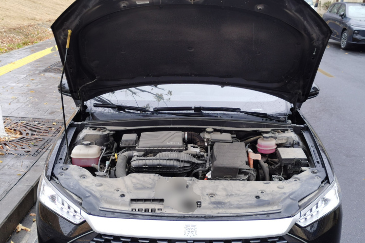 比亚迪 秦PLUS 2023款 冠军版 DM-i 55KM领先型机舱底盘24