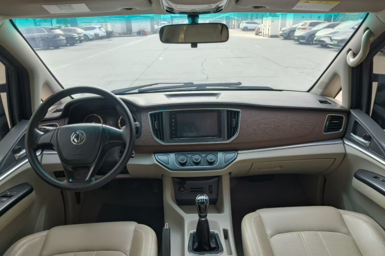 东风风行 菱智 2019款 M5L 1.6L 7座豪华型 国VI中控内饰7003