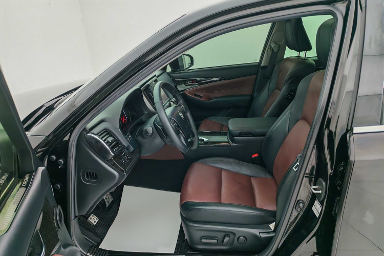 丰田 皇冠 2018款 2.0T 运动版中控内饰7001