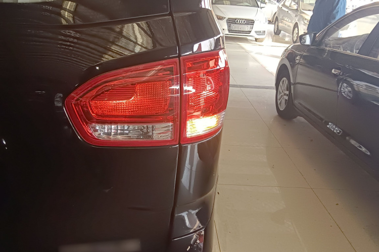 上汽大通MAXUS 大通G10 2016款 1.9T 自动精英版 柴油 国V车身外观6006