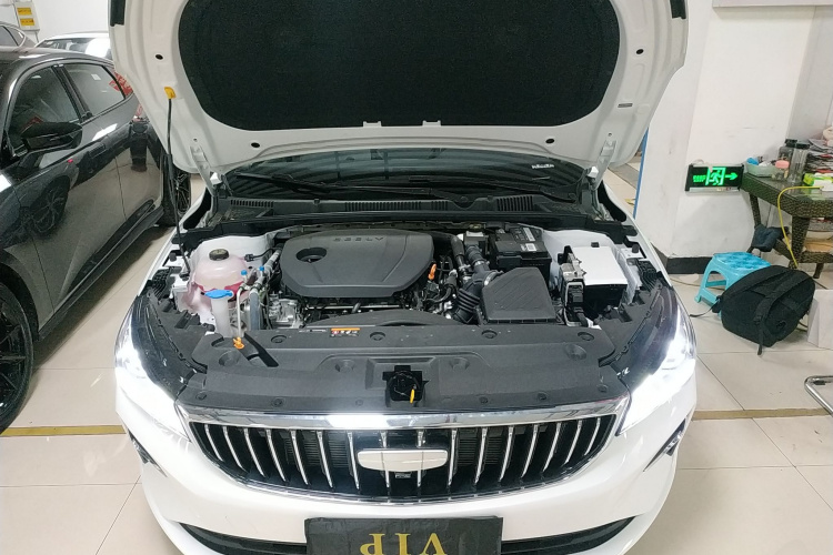 吉利汽车 帝豪 2026款 第4代 400万纪念款 1.5L 手动超越型机舱底盘24