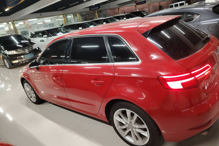 奥迪A3 2017款 Sportback 35 TFSI 进取型车身外观4