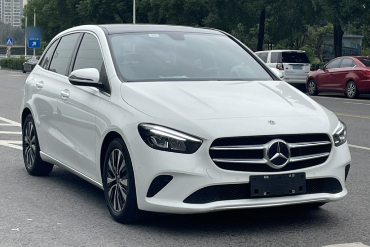 奔驰B级 2022款 改款 B 200 动感型车身外观6002