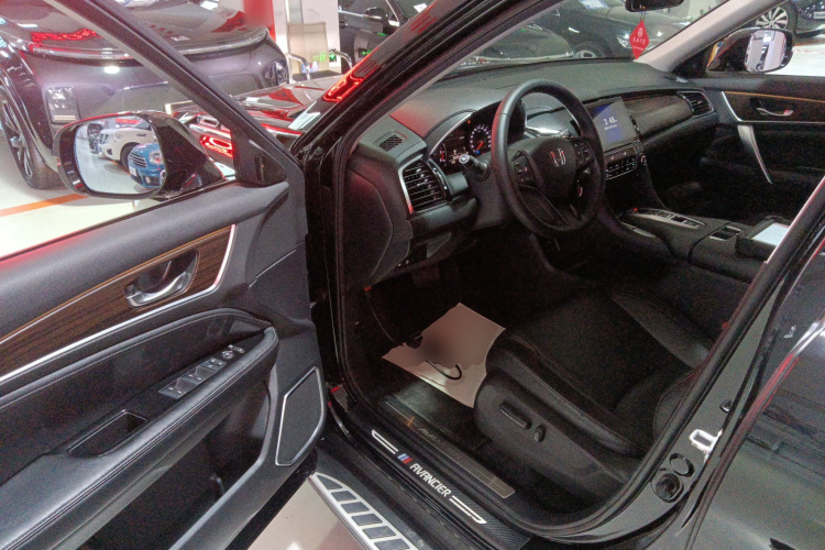 本田 冠道 2017款 370TURBO 四驱尊享版中控内饰20