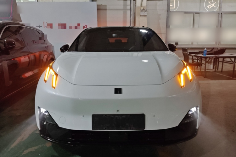 领克Z20 2025款 530km 后驱Pro车身外观2