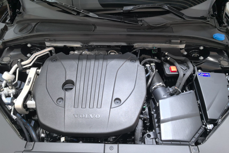 沃尔沃S90 2025款 B5 智逸豪华版机舱底盘24