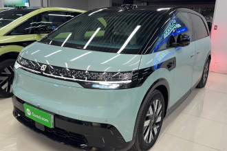 极氪MIX 2025款 长续航智驾版