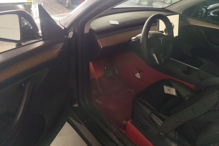 特斯拉 Model Y 2022款 后轮驱动版中控内饰20