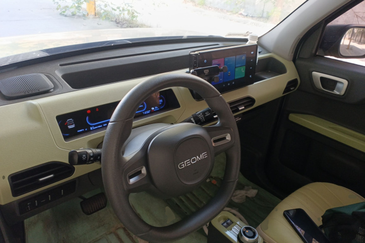 吉利银河 2023款 熊猫mini 120km 萌萌熊中控内饰12