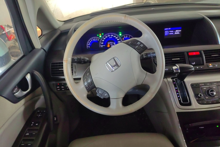 本田 艾力绅 2015款 2.4L VTi-S尊贵版中控内饰13