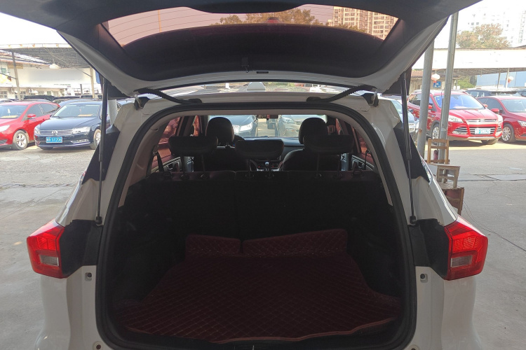 哈弗M6 2019款 1.5T 手动两驱精英型 国VI机舱底盘23