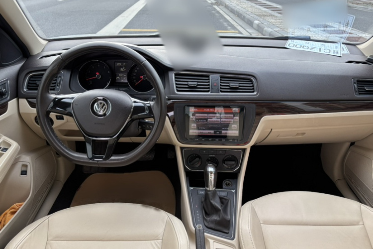 大众 朗逸 2015款 230TSI DSG舒适版中控内饰7001