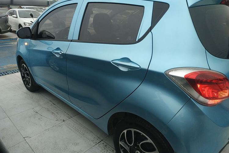 长安欧尚 奔奔E-Star 2021款 国民版 心悦版 磷酸铁锂（31.86kWh）车身外观6003