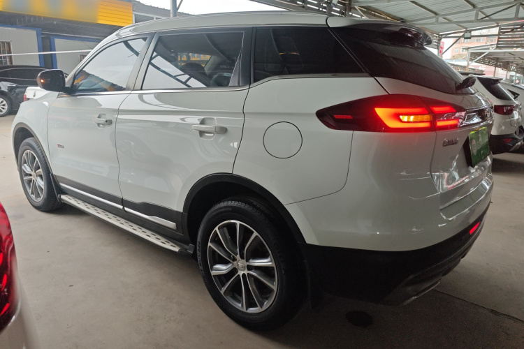 吉利汽车 博越 2018款 1.8TD 自动两驱智雅型车身外观4