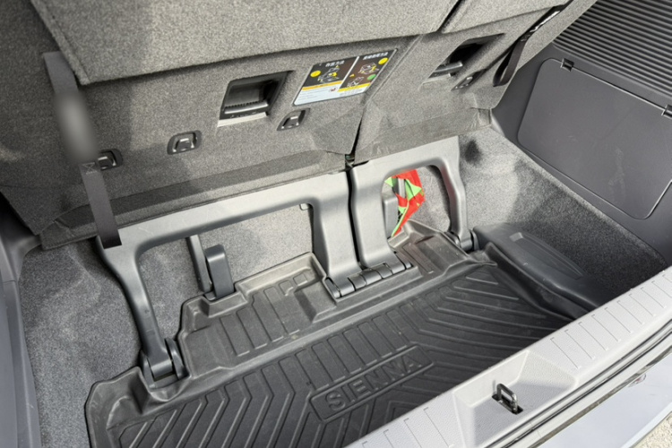 丰田 赛那SIENNA 2021款 2.5L混动 豪华版局部细节23