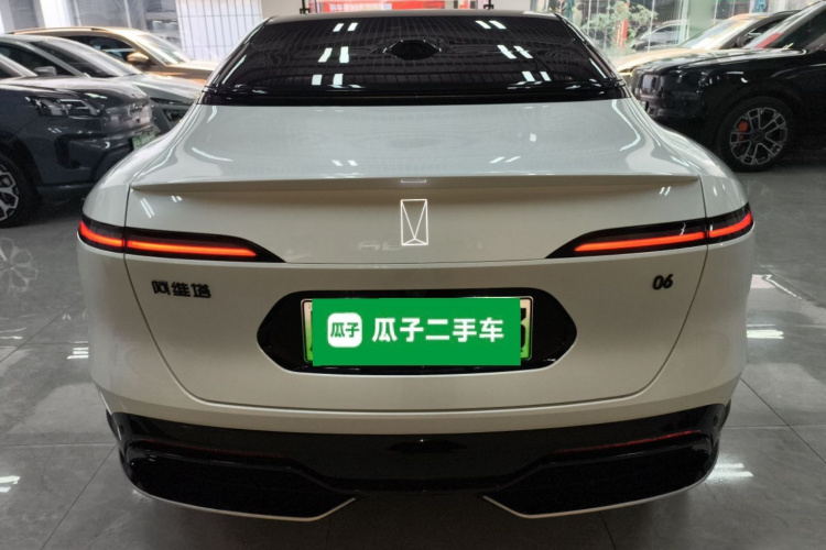 阿维塔06 2025款 Ultra纯电版车身外观6