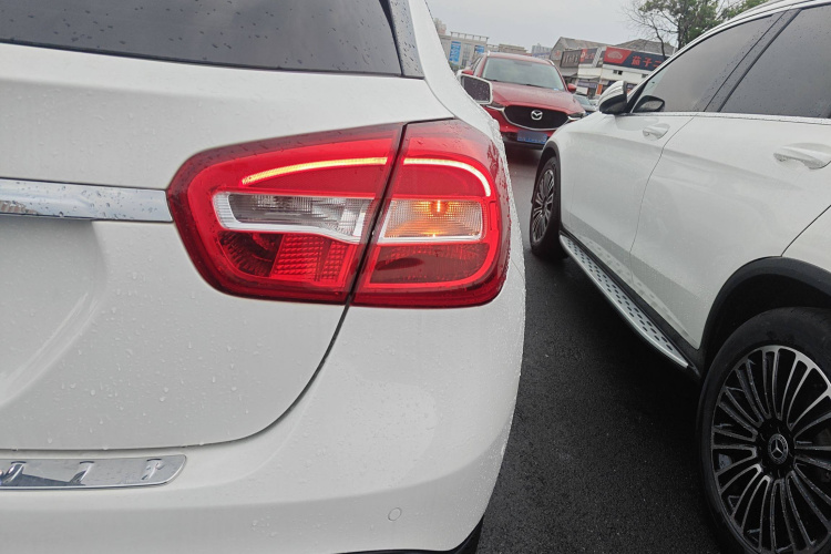 奔驰GLA 2016款 GLA 200 动感型车身外观6006