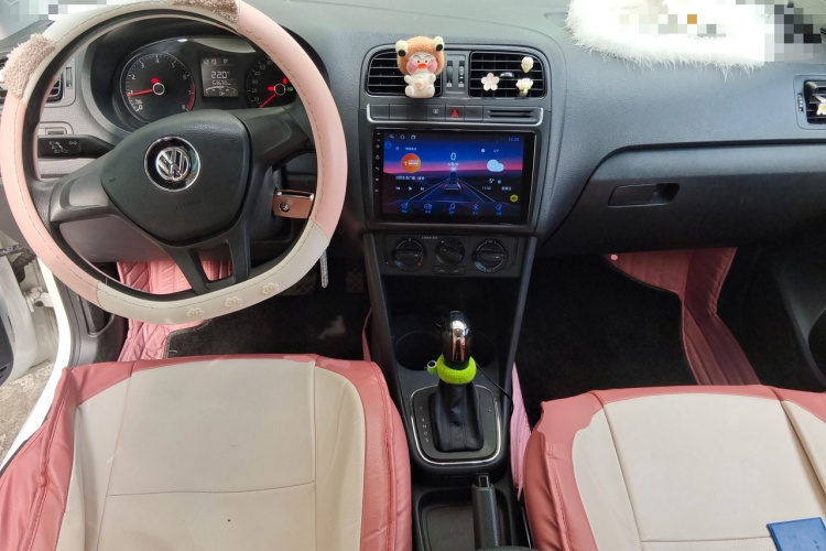 大众 Polo 2016款 1.4L 自动风尚型中控内饰12