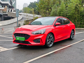 福特 福克斯 2020款 三厢 EcoBoost 180 自动ST Line