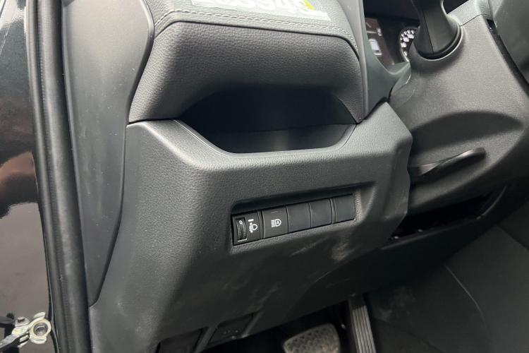 丰田 威兰达 2024款 2.0L CVT两驱领先版中控内饰7007