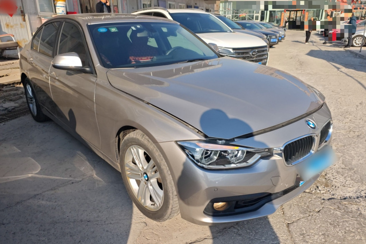 宝马3系 2017款 318i 时尚型车身外观3