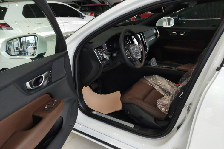 沃尔沃S60 2025款 B4 智逸豪华版中控内饰20