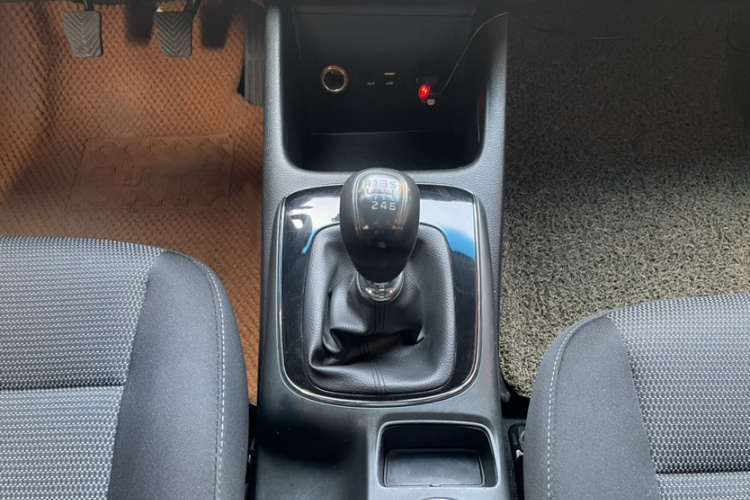 起亚K3 2016款 1.6L 手动GL局部细节18