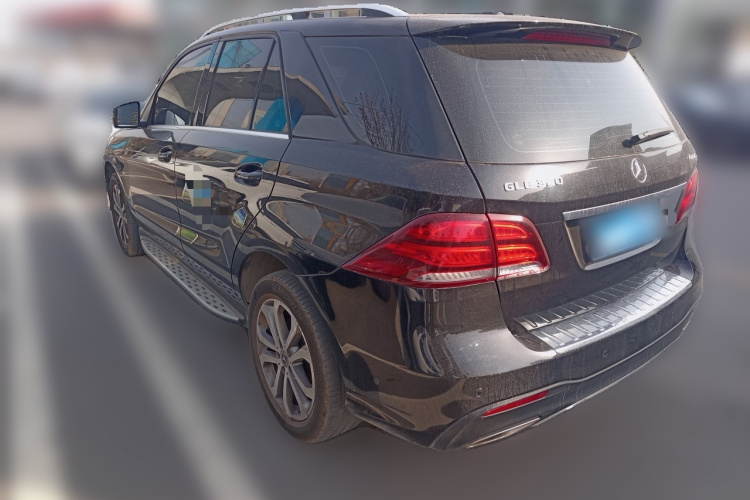 奔驰GLE 2018款 GLE 320 4MATIC 动感型臻藏版车身外观5