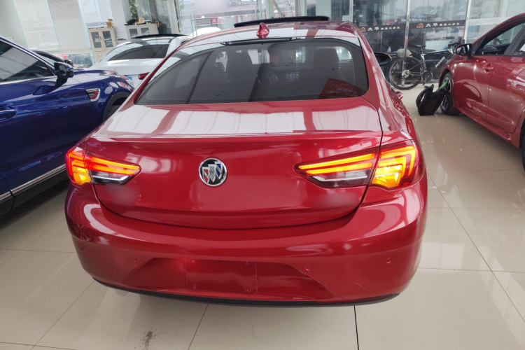 别克 君威 2017款 20T 豪华型车身外观6