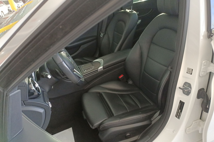 奔驰C级 2019款 C 260 L 运动版局部细节19