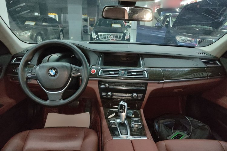 宝马7系 2014款 730Li 臻享型中控内饰7002