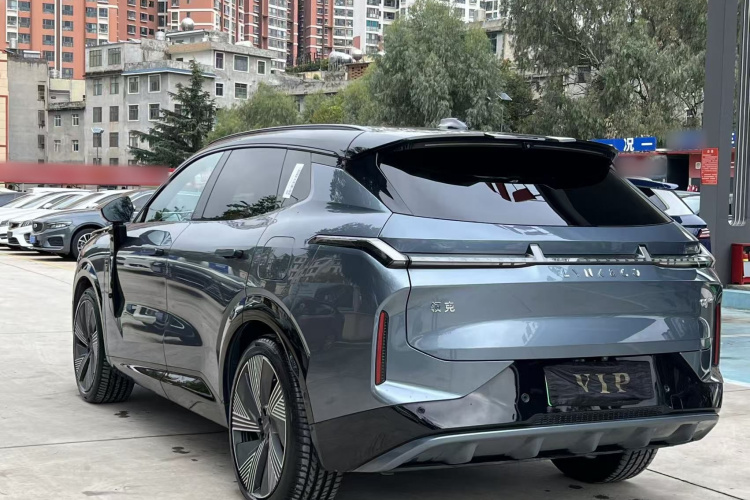 领克08 EM-P 2025款 220km 四驱性能Halo车身外观6006