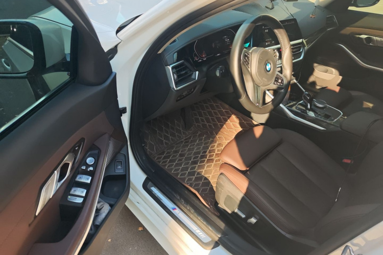 宝马3系 2022款 325Li M运动套装中控内饰20