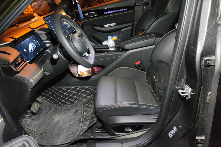 领克03 2025款 1.5TD DCT冠军版Pro中控内饰19