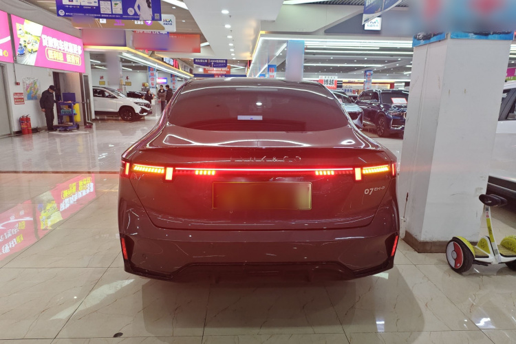 领克07 2024款 EM-P 126长续航 Halo车身外观6